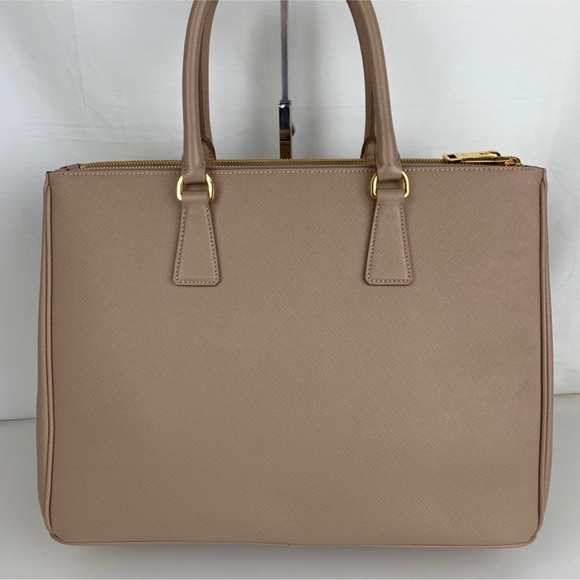 COPY - Prada Saffiano Lux Galleria Double Zip Tote -size Large - Picture 4 of 16